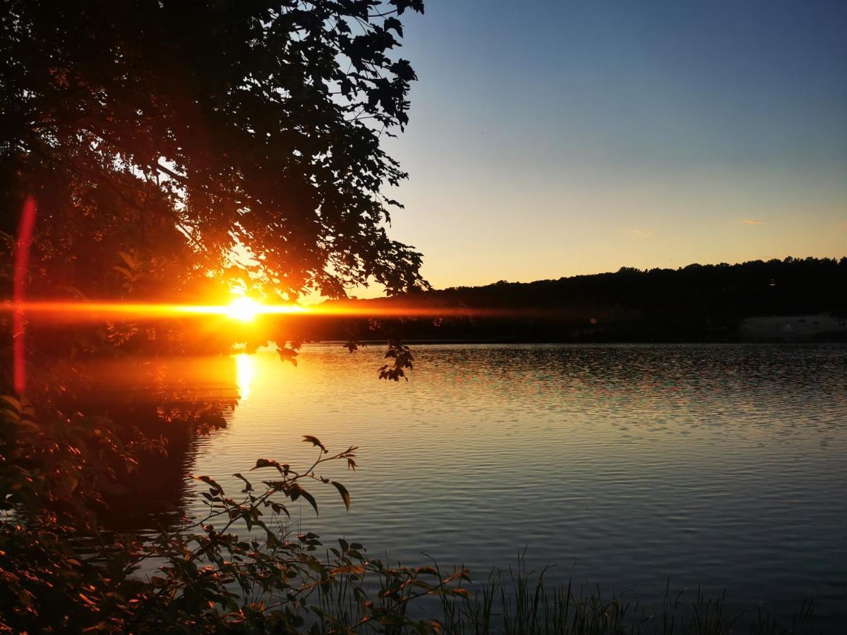 Domek Nad Jeziorem Łąck Bagian luar foto